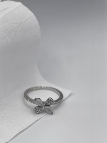 خاتم "فيونكة الأحلام" - فضة 925 مرصّع بالزركون وحج...