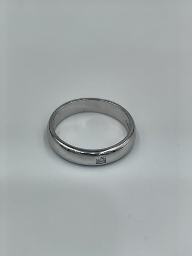 دبلة "وعد" الكلاسيكية - فضة 925 بلمسة زركون تصميم...