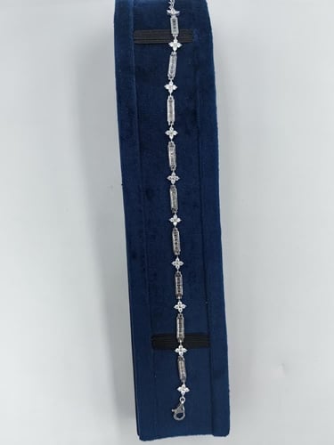 سوار "آرت ديكو" الفاخر - فضة 925 مرصّع بالزركون