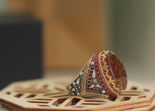 خاتم فضه 925 مرصع بالعقيق اليماني