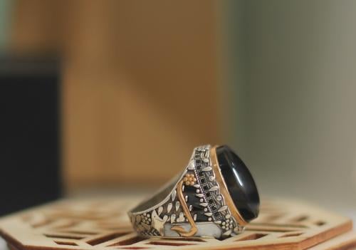 خاتم فضه 925 مرصع بالعقيق اليماني