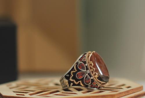 خاتم فضه 925 مرصع بالعقيق اليماني