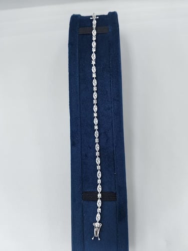 سوار "أناقة الماركيز" - فضة إسترليني 925 بتصميم ال...