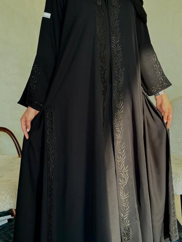 عباية شيخه اسود