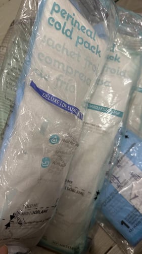 فوط ثلجية باردة ( تغليف متضرر + تحتاج تبريد مسبق)