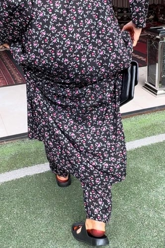 جلابيه وسروال داخلي طويل واسع بكرسي .طقم قطعتين