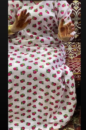 جلابيه وسروال داخلي طويل واسع بكرسي طقم قطعتين