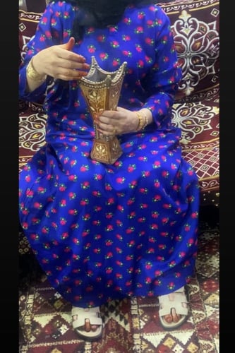 جلابيه وسروال داخلي طويل واسع بكرسي طقم قطعتين