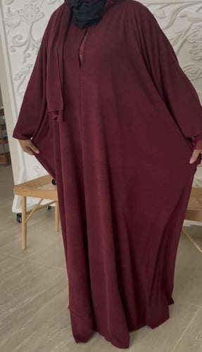 بشت الدفء الملكي العنابي