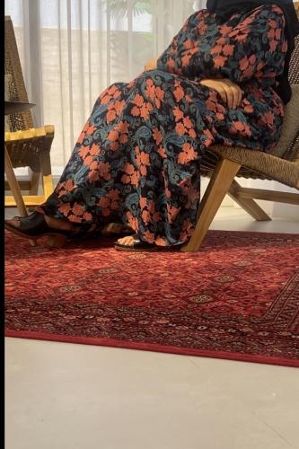 جلابيه فستان وسروال داخلي طويل .