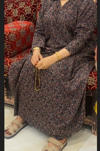 جلابيه وسروال داخلي طويل واسع بكرسي .طقم قطعتين