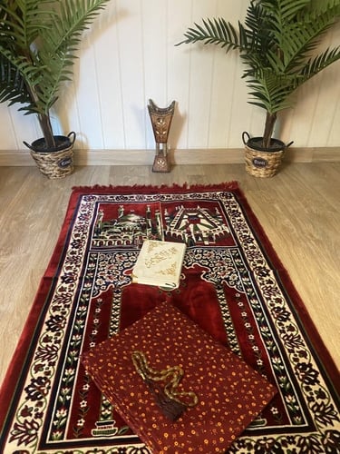 سجادة صلاة سجادة الأولين مع شرشف صلاة وقرإن كريم و...