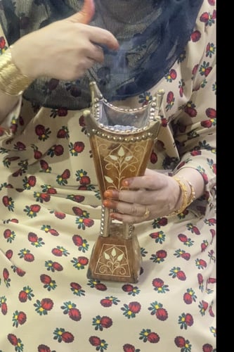 جلابيه وسروال داخلي طويل واسع بكرسي .طقم قطعتين