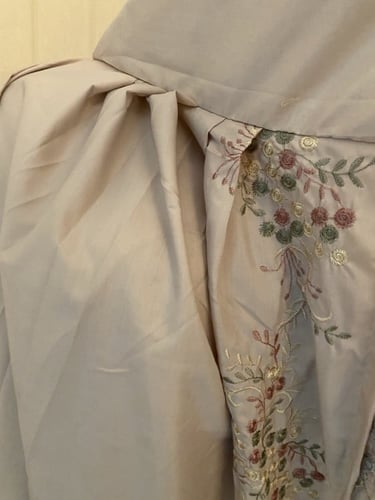 جلال صلاة مطرز .