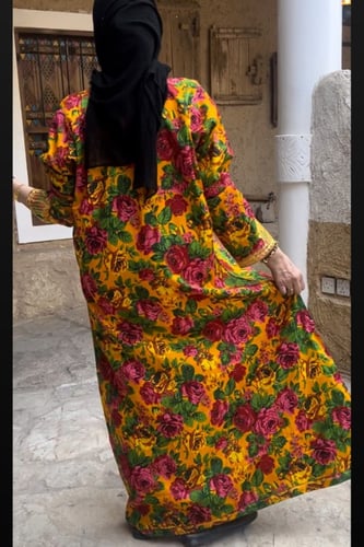 جلابية تطريز عالصدر والأكمام.فستان