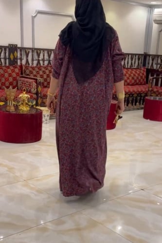 جلابيه وسروال داخلي طويل واسع بكرسي .طقم قطعتين