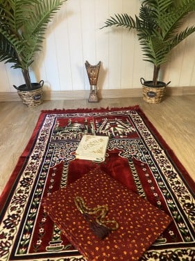 سجادة صلاة سجادة الأولين مع شرشف صلاة وقرإن كريم و...