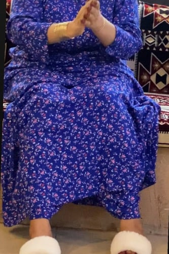 جلابيه وسروال داخلي طويل واسع بكرسي .طقم قطعتين