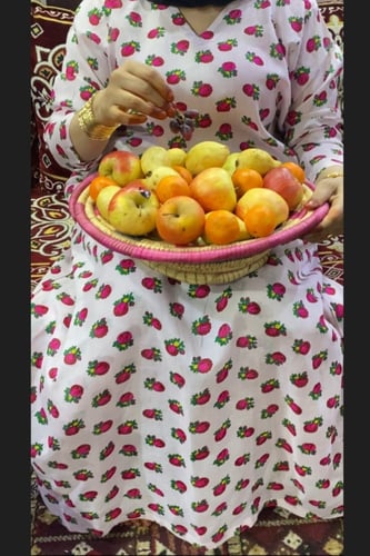 جلابيه وسروال داخلي طويل واسع بكرسي طقم قطعتين