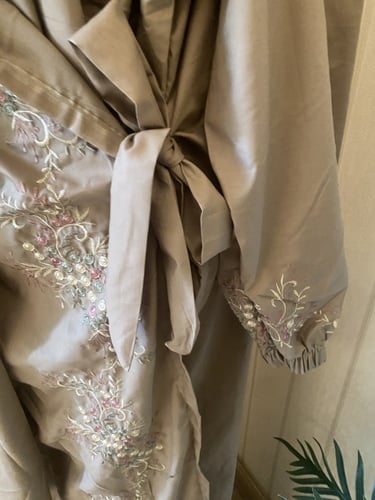 جلال صلاة مطرز