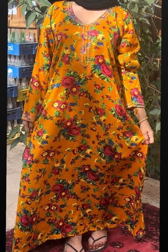 جلابية مع شك ديجتال ناعم بالصدر والاكمام فستان