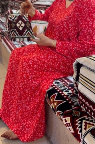 جلابيه وسروال داخلي طويل واسع بكرسي طقم قطعتين