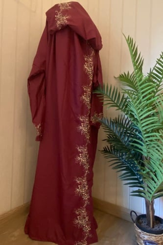 جلال صلاة مطرز