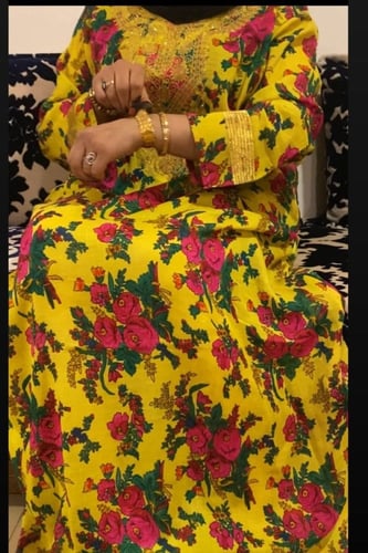 جلابيه تطريز بالصدر والأكمام .فستان