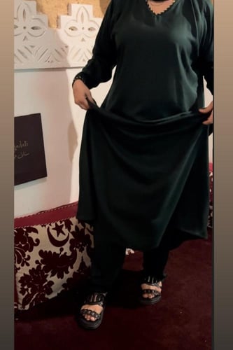 جلابية فستان وسروال طويل واسع بكرسي اللون زيتي أخض...