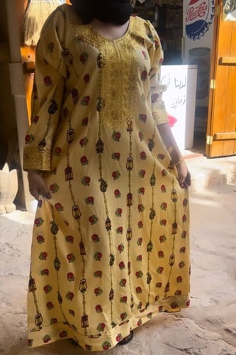 جلابية مطرزة عالصدر والأكمام.فستان