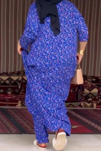 جلابيه وسروال داخلي طويل واسع بكرسي .طقم قطعتين