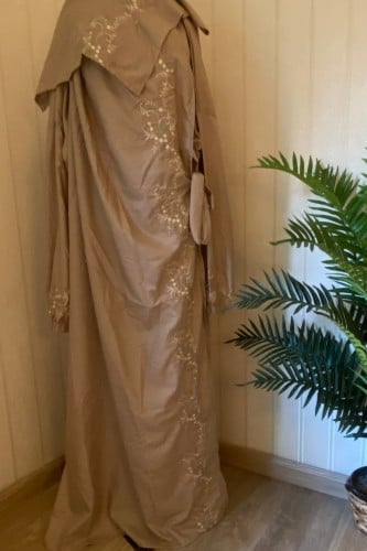 جلال صلاة مطرز