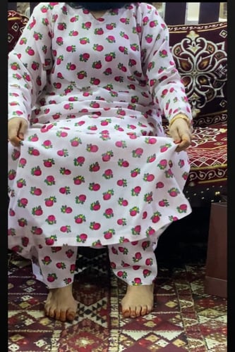 جلابيه وسروال داخلي طويل واسع بكرسي طقم قطعتين