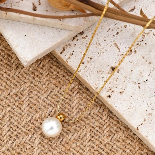 قلادة لؤلؤ صناعي بسيطة