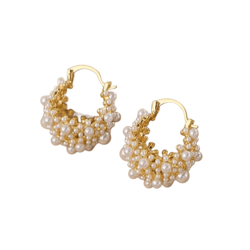 أقراط نسائية بتصميم فريد