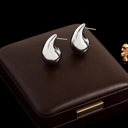 طقم نسائي أنيق