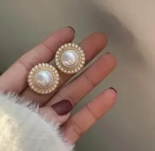 أقراط نسائية