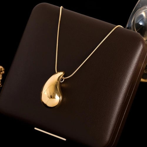 طقم نسائي أنيق