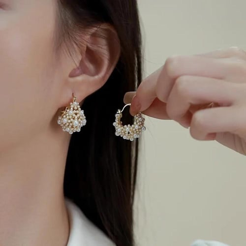 أقراط نسائية بتصميم فريد