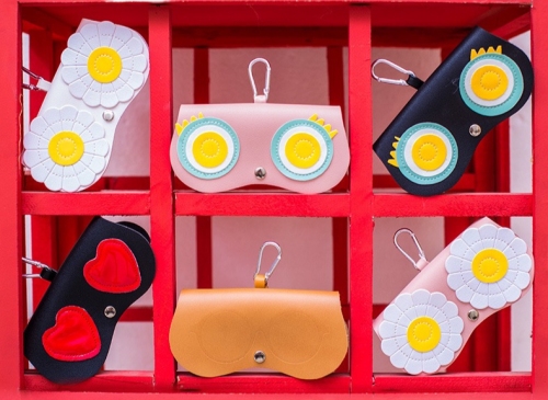 حافظة نظارات جلد بأشكال عصرية وألوان متنوعة