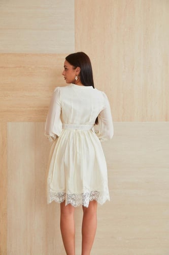 فستان ميدي كريمي