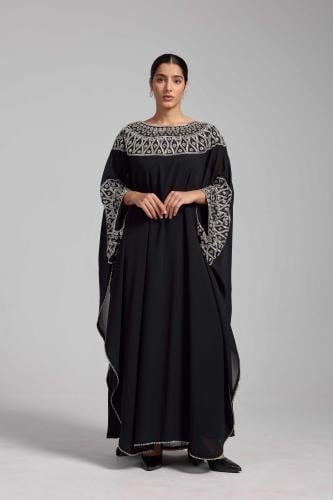 جلابية اسود مطرزة