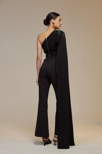 بلوزة سوداء كريب