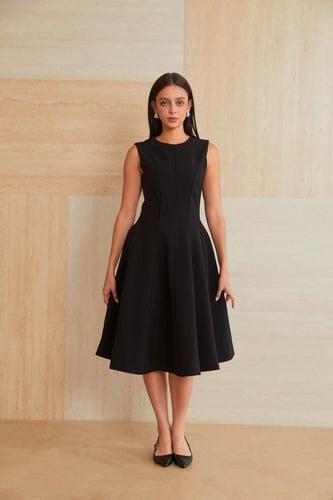 فستان كت اسود أنيق