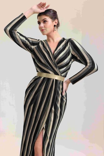 فستان سهرة مقلم طويل