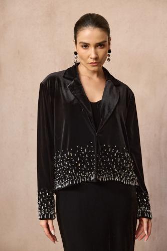 جاكيت مطرز أسود