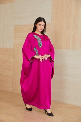 جلابية فوشي كريب مطرز