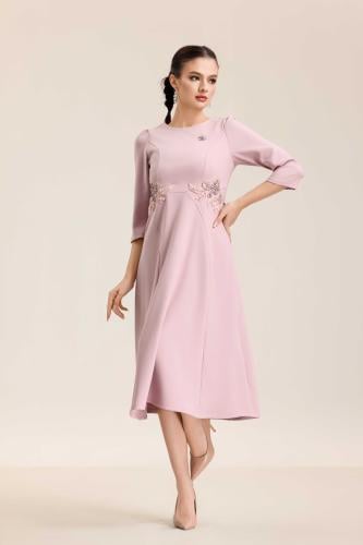 فستان شيفون ميدي مطرز الجوانب