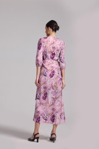 فستان مشجر مرد كم حيران