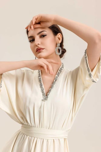 جلابيه كريب ميدي مطرز الحلق